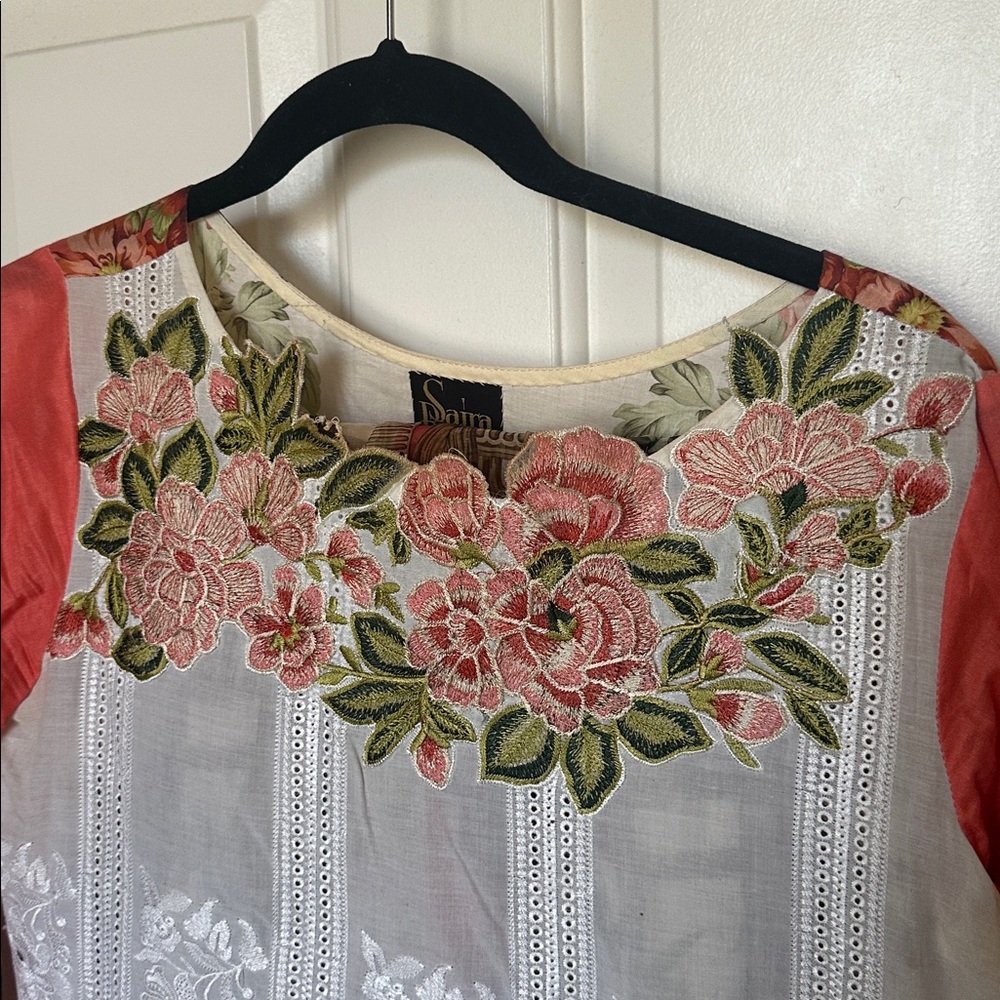 Pakistani clothes- Saira Rizwan 3 piece lawn outfit - Picture 2 of 10